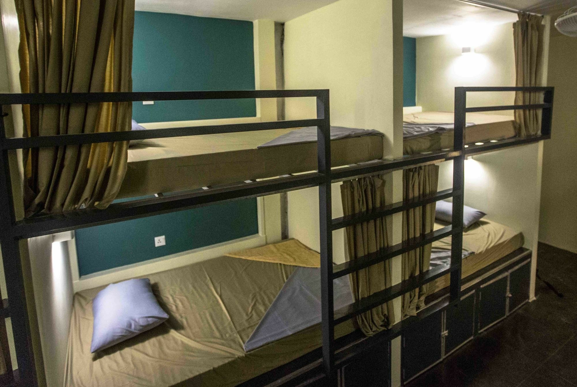 Hostel Nest Club
